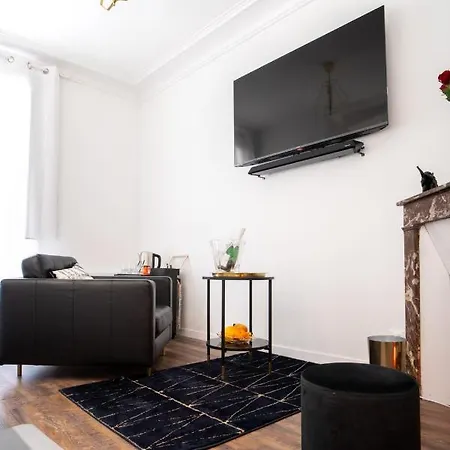 Suite L'Eclipse Paris, Logement Avec Jacuzzi, A 10 Minutes Des Champs Elysees Levallois-Perret Exterior photo