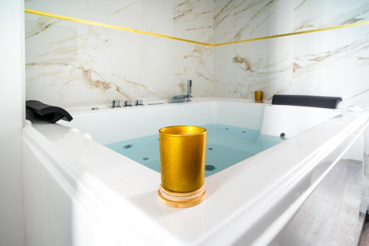 L'eclipse Paris, Avec Jacuzzi, A 10 Minutes Des Champs Elysees